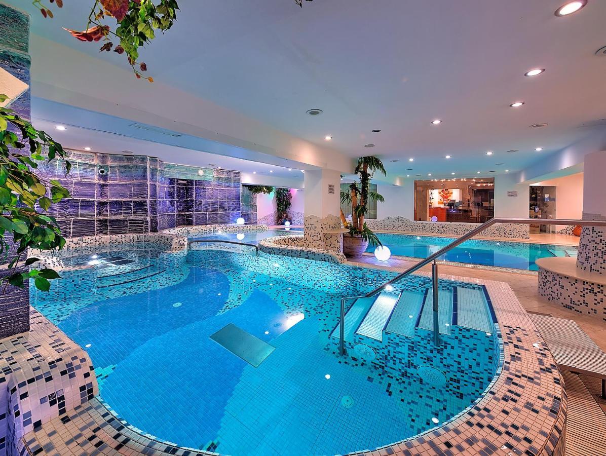 Luna Wellness Hotel Folgarida Buitenkant foto