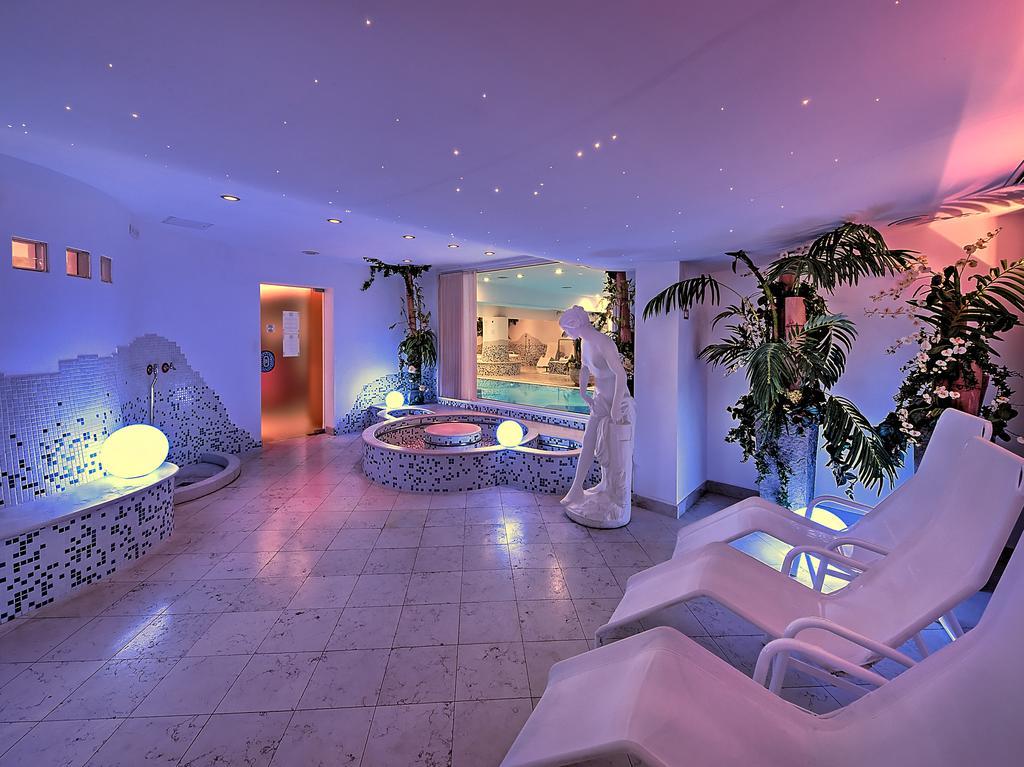 Luna Wellness Hotel Folgarida Buitenkant foto